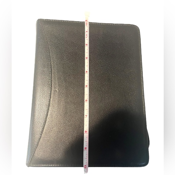 DayRunner Leather Planner - Picture 4 of 6